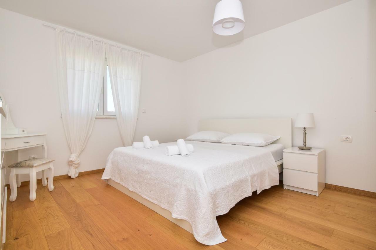 Apartment Ricca Seaview Makarska Kültér fotó