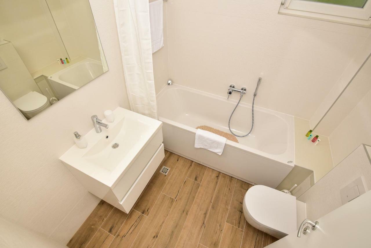 Apartment Ricca Seaview Makarska Kültér fotó